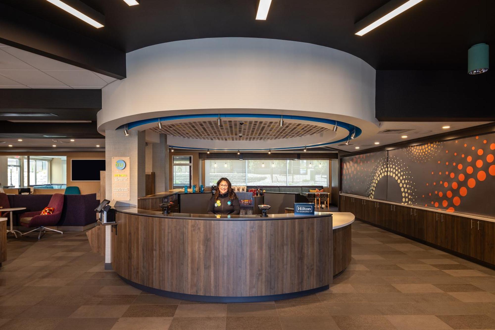 Tru By Hilton Yakima Airport Hotel Buitenkant foto