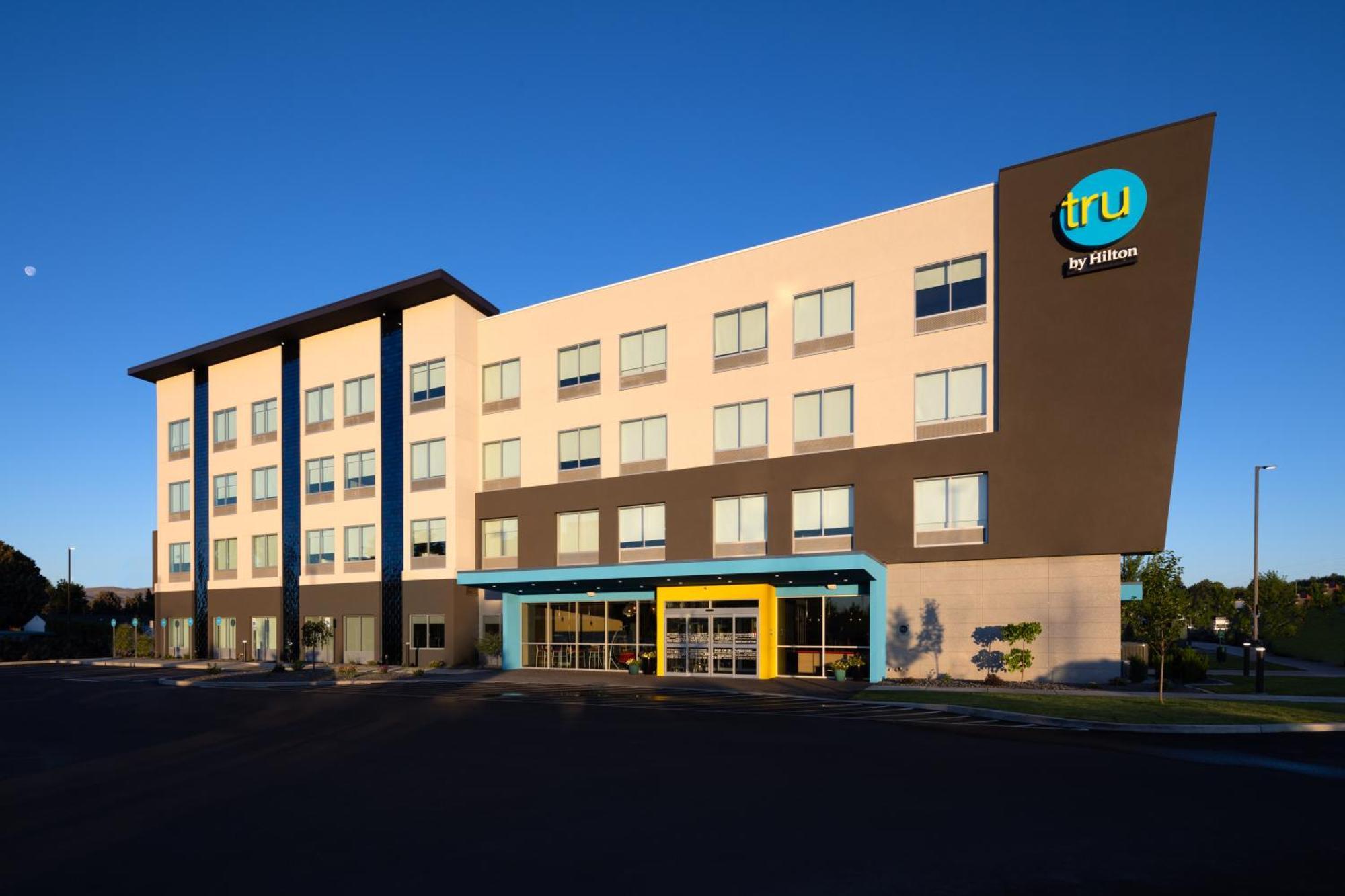 Tru By Hilton Yakima Airport Hotel Buitenkant foto