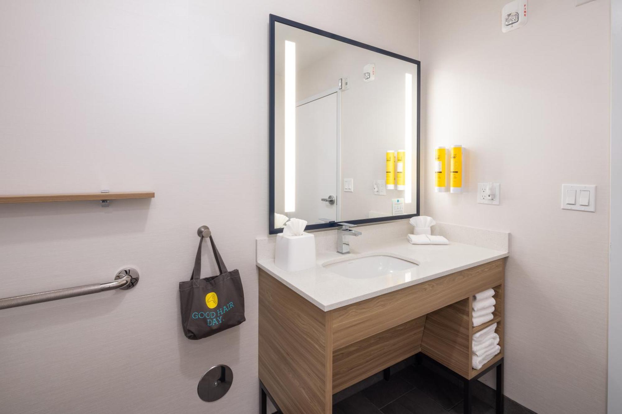 Tru By Hilton Yakima Airport Hotel Buitenkant foto